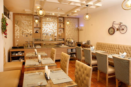 Ahuja Residency DLF Phase 2, Gurgaon, India