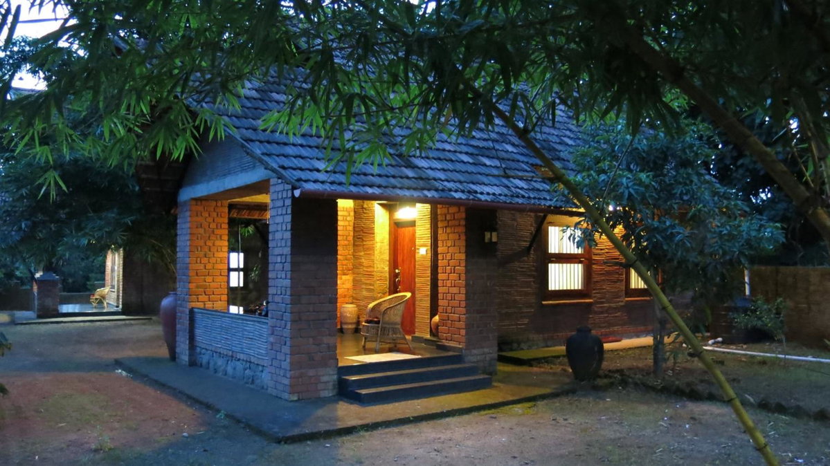 Clayfingers Art Cottage, India