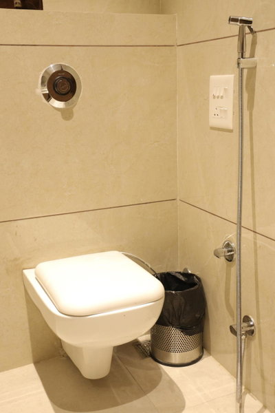 Hotel Crown Savoy, Near Railway Station & GURU NANAK DEV UNIVERSITY, Amritsar, India