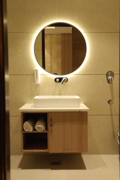 Hotel Crown Savoy, Near Railway Station & GURU NANAK DEV UNIVERSITY, Amritsar, India