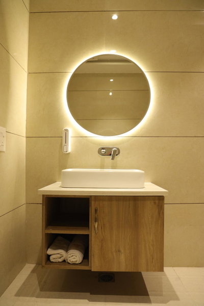 Hotel Crown Savoy, Near Railway Station & GURU NANAK DEV UNIVERSITY, Amritsar, India