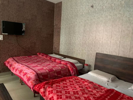 Saatvik Homestay with Free Pickup & Drop for Vaishno Devi Yatra, Katra, India