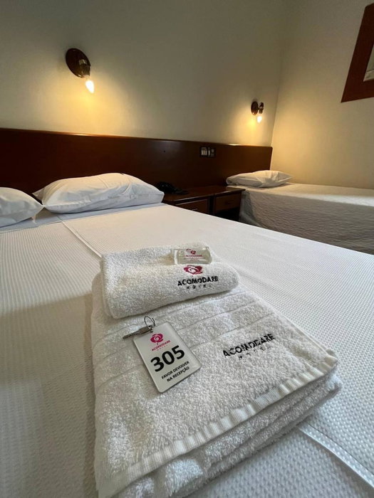 ACOMODARE HOTEL- SOB NOVA Direção, Tubarão, Brazil