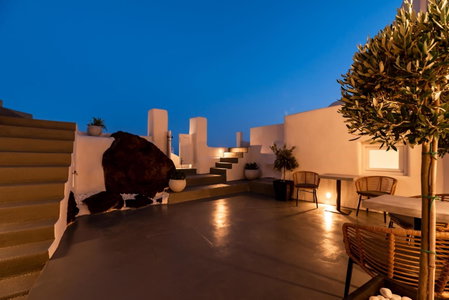 Twenty One Suites, Oia, Greece