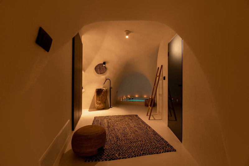 Twenty One Suites, Oia, Greece