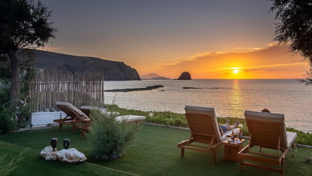 Niki Savvas Studio & Suites, Milos, Greece