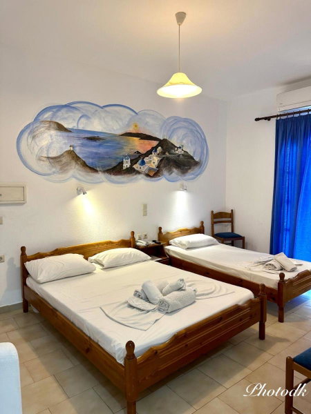 Santa Barbara, Perissa, Greece