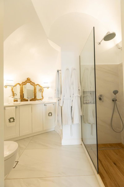 The Tsitouras Collection, Firostefani, Greece