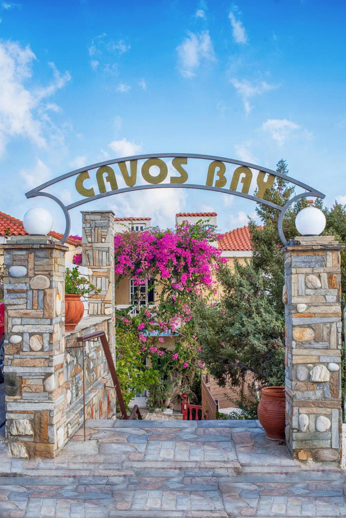 Hotel · Cavos Bay Hotel & Studios, Armenistis
