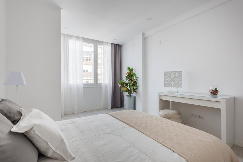 Light-Filled, Fully Renovated Apt near Belém, By TimeCooler, Lisbon, Portugal