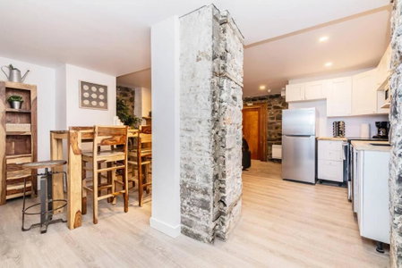 North House - Modern Meets Rustic- 2 Bedroom in Old Quebec, Quebec City, Canada
