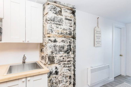 North House - Modern Meets Rustic- 2 Bedroom in Old Quebec, Quebec City, Canada