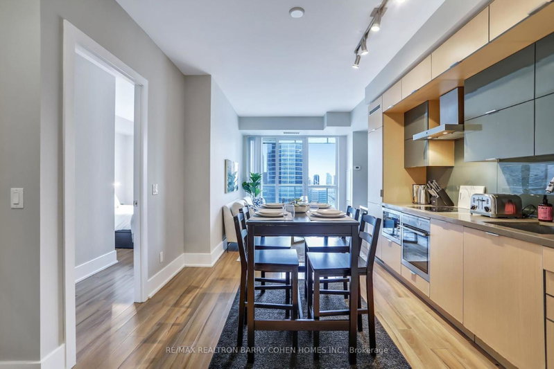 Downtown suites with Free Parking, Toronto, Canada