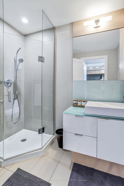 Downtown suites with Free Parking, Toronto, Canada