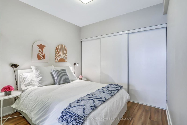 Downtown suites with Free Parking, Toronto, Canada
