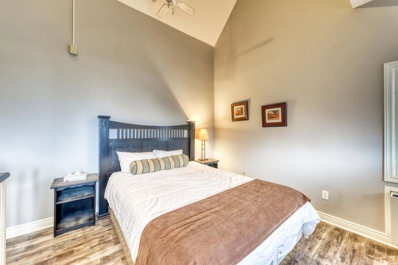 Condo 310 at North Creek Resort, Blue Mountains, Canada