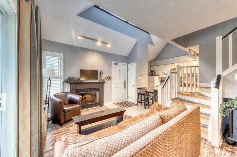 Condo 310 at North Creek Resort, Blue Mountains, Canada