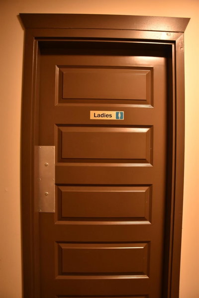 PARTY HOSTEL - The Canmore Hotel Hostel, Canmore, Canada