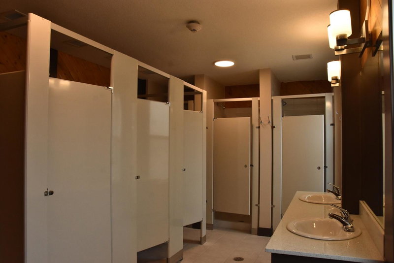 PARTY HOSTEL - The Canmore Hotel Hostel, Canmore, Canada