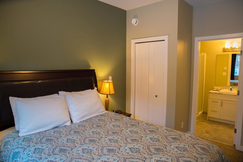 Downtown Whitehorse Deluxe 2 Bedroom Condo, Whitehorse, Canada
