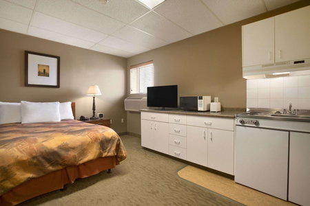 Central Suite Hotel, Lloydminster, Canada
