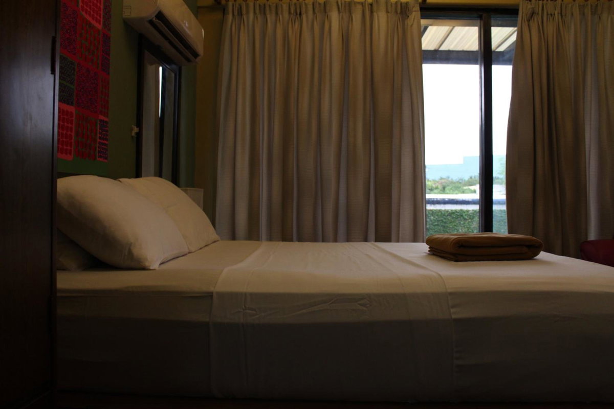Hotel · Purple Tree Bed & Breakfast, Manila