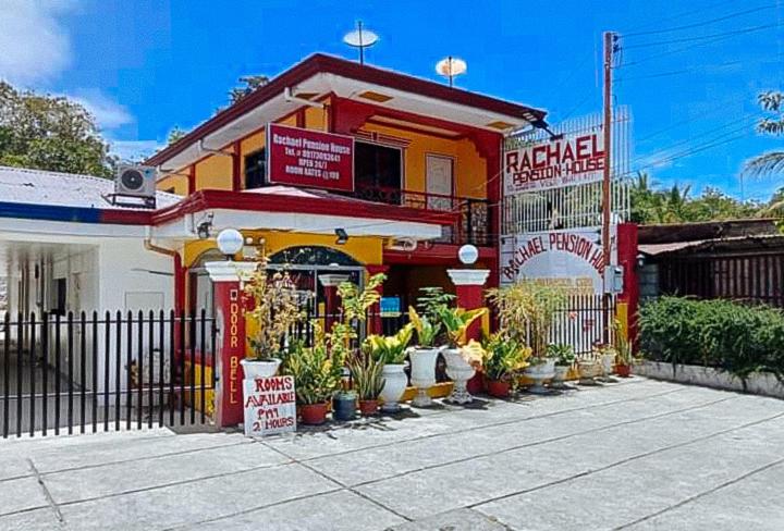 RedDoorz at Rachael Pension House, Santander, Philippines