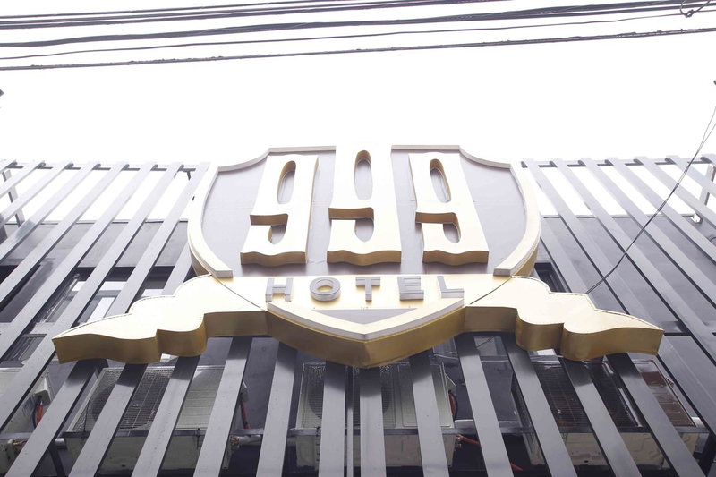 999 Hotel, Angeles, Philippines