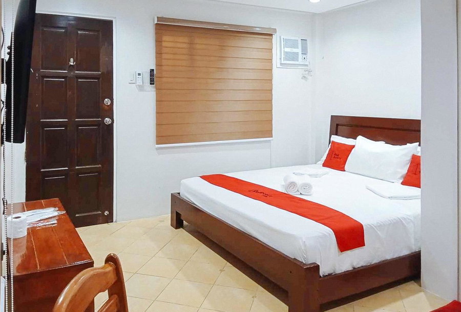 RedDoorz at Davids Travellers Inn Cavite, General Trias, Philippines