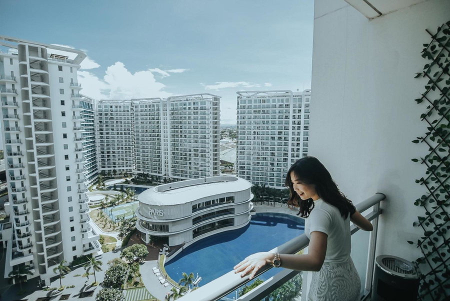 Azure Urban Resort Residences - The Paris Hilton Beach Club, Manila, Philippines