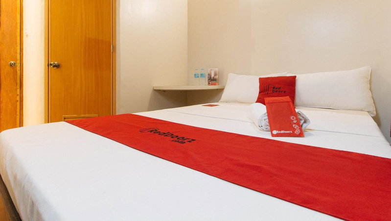 RedDoorz near EDSA Camp Crame, Manila, Philippines
