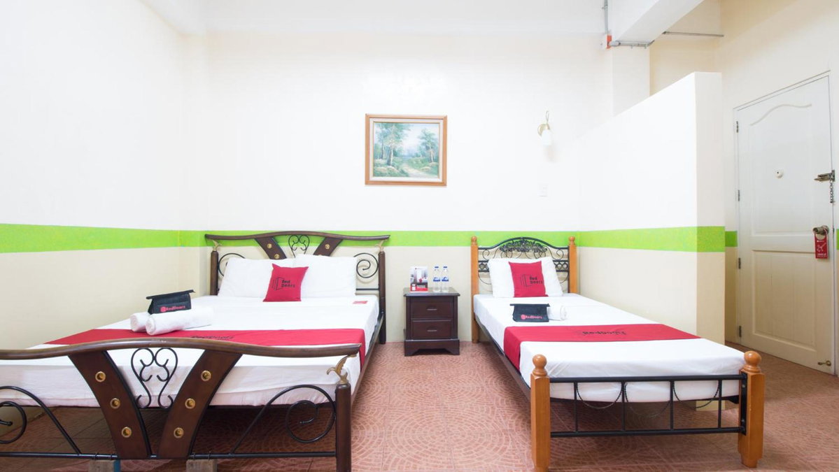 RedDoorz at Praferosa Resort Hotel Calamba, Philippines