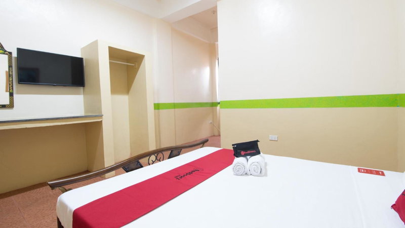 RedDoorz at Praferosa Resort Hotel Calamba, Calamba, Philippines