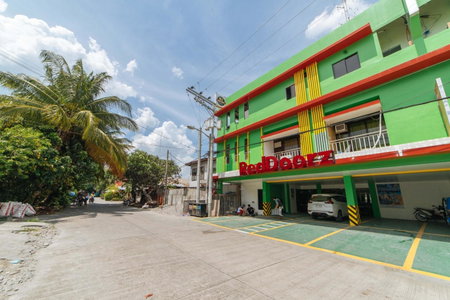 RedDoorz near Notre Dame of Dadiangas University, General Santos, Philippines