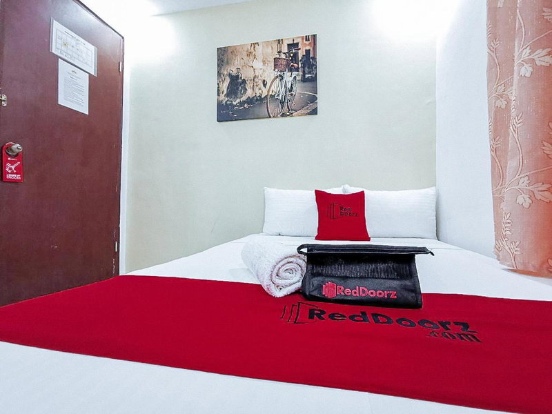 RedDoorz near Notre Dame of Dadiangas University, General Santos, Philippines