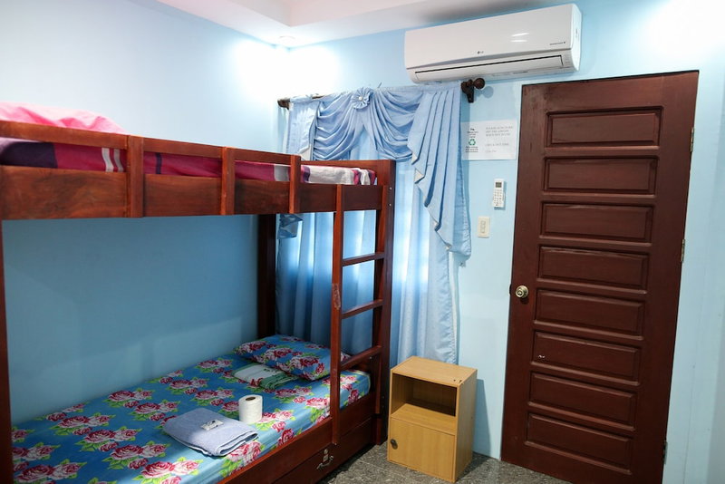 Luzmin BH - Beachfront Cottages, Oslob, Philippines