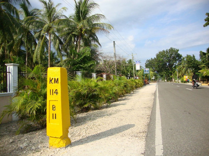 Luzmin BH - Beachfront Cottages, Oslob, Philippines
