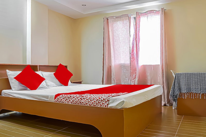 OYO 592 La Briana Guest House, Santa Fe, Philippines