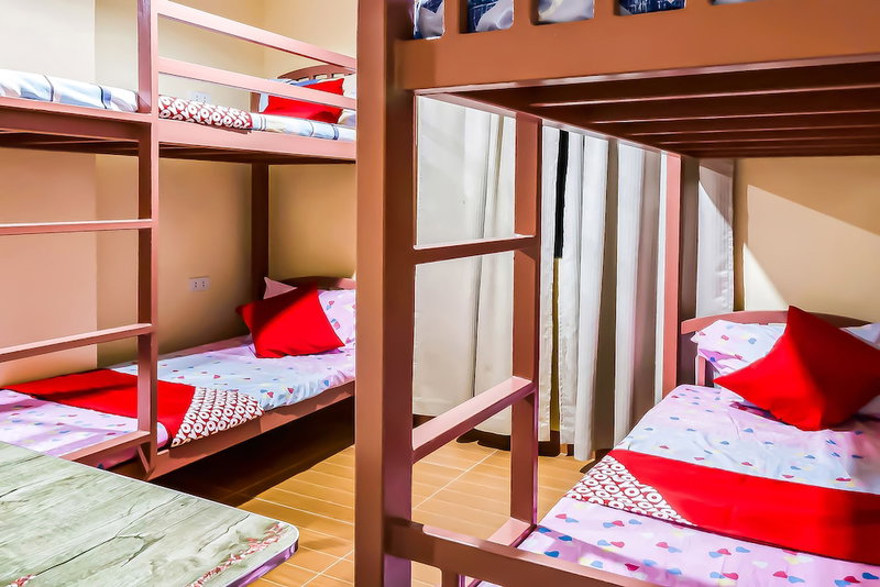 OYO 592 La Briana Guest House, Santa Fe, Philippines