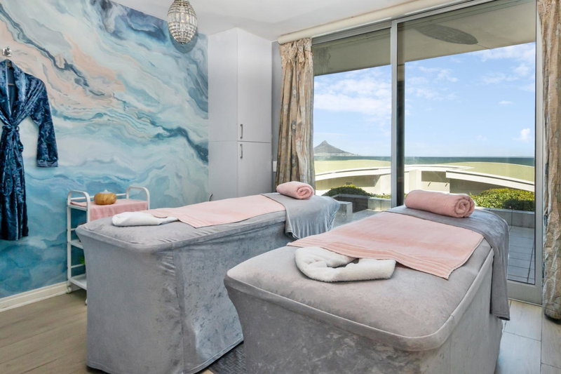 Dolphin Beach Hotel Self Catering Apartments, Bloubergstrand, South Africa