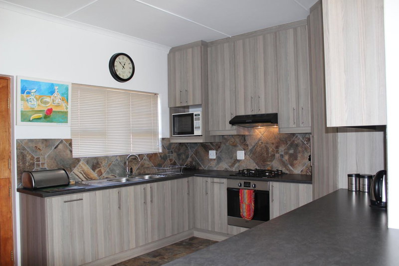 van Biljon Cottage No Loadshedding, Oudtshoorn, South Africa