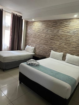 Bayside Self Catering and Hotel 14 Monty Naicker Pinestreet Durban, Durban, South Africa