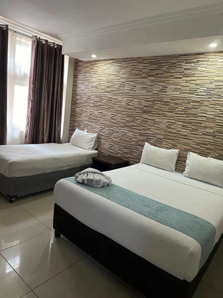 Bayside Self Catering and Hotel 14 Monty Naicker Pinestreet Durban, Durban, South Africa
