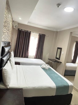 Bayside Self Catering and Hotel 14 Monty Naicker Pinestreet Durban, Durban, South Africa