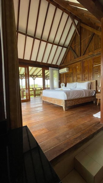 Rumah Tengah Sawah, Mambal, Indonesia