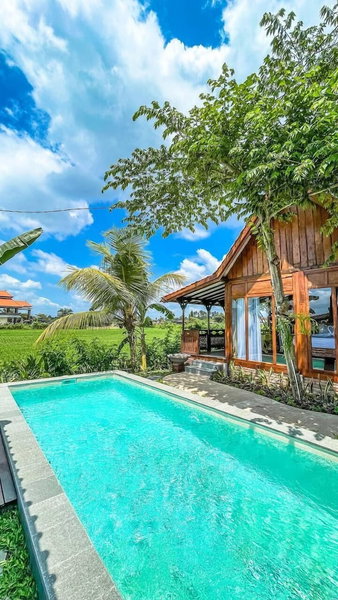 Rumah Tengah Sawah, Mambal, Indonesia
