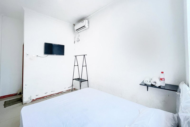 Citara Jaya Guesthouse Mitra RedDoorz, Bekasi, Indonesia