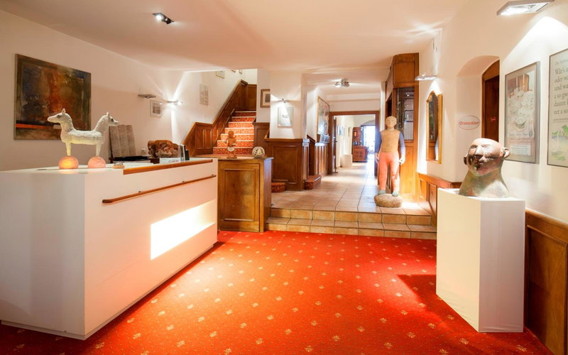 Keramikhotel Goldener Brunnen, Gmunden, Austria