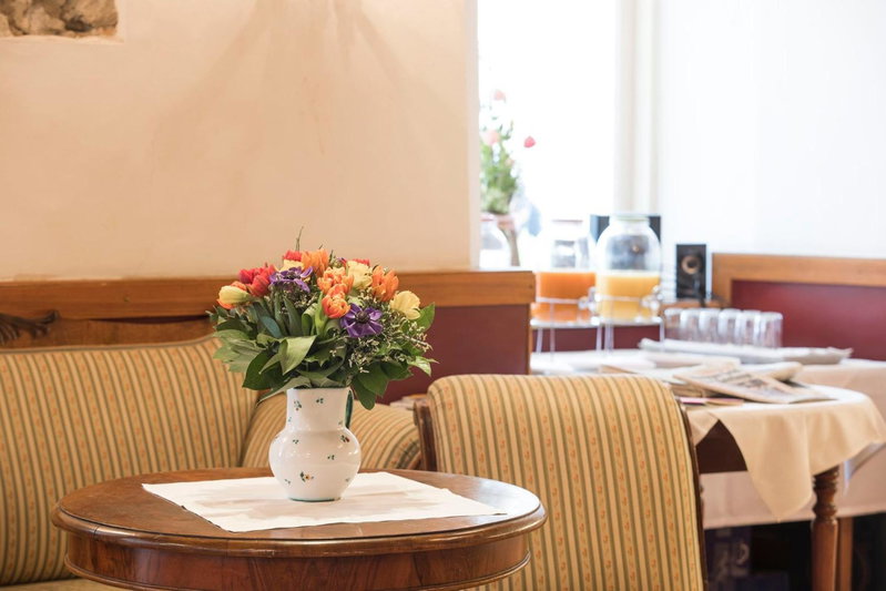 Keramikhotel Goldener Brunnen, Gmunden, Austria