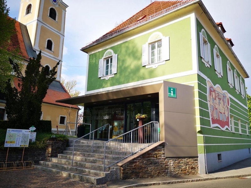 Goldener Hahn Apartments, Bad Waltersdorf, Austria